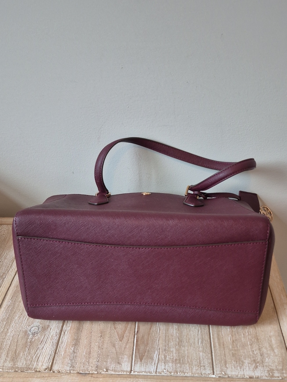 Tory Burch Robinson Burgundy Tote Bag - Picture 12 of 16